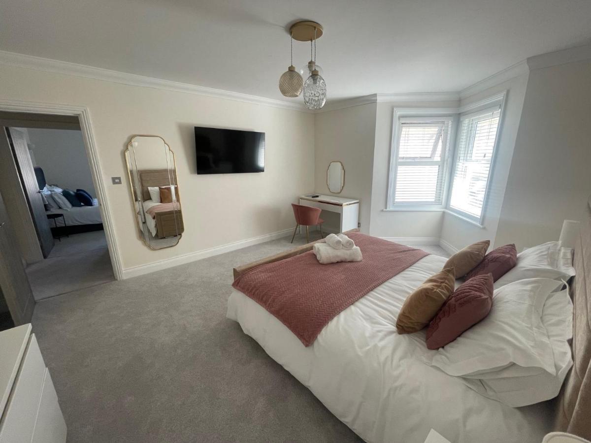 Exquisite Apartment, Stone Throw From The Beach Bournemouth Esterno foto