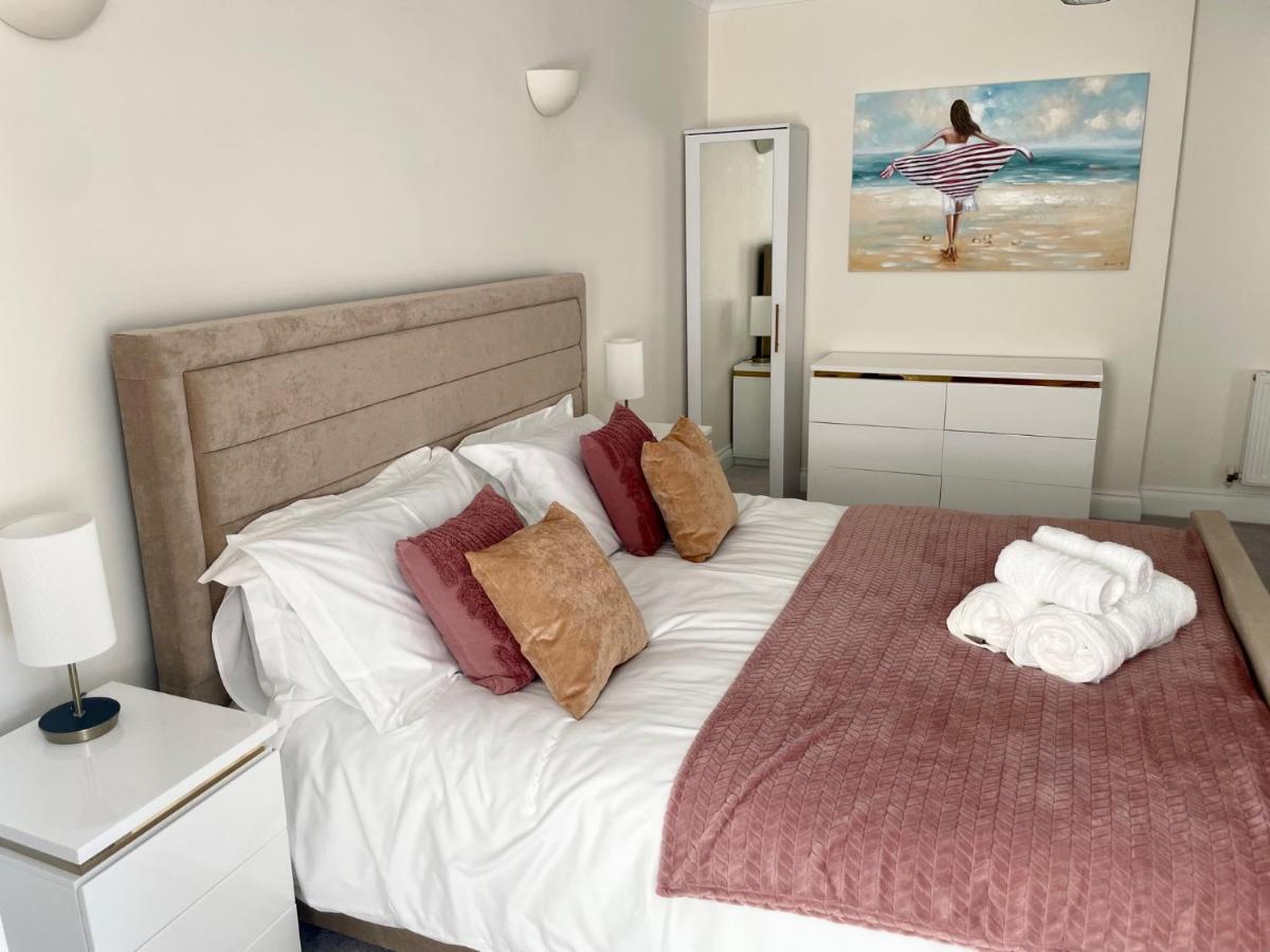 Exquisite Apartment, Stone Throw From The Beach Bournemouth Esterno foto