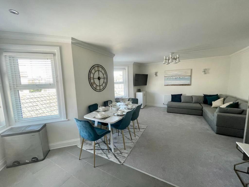 Exquisite Apartment, Stone Throw From The Beach Bournemouth Esterno foto